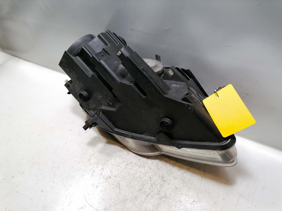 VW Passat 3C original Scheinwerfer vorn links Halogen Bj.2009